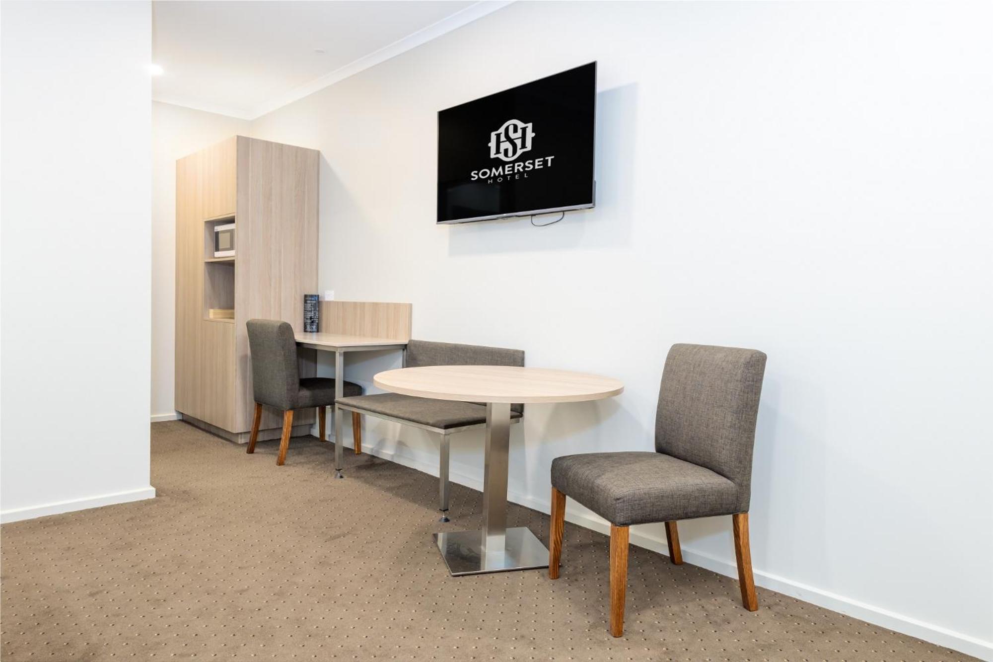 Somerset Hotel Bagian luar foto