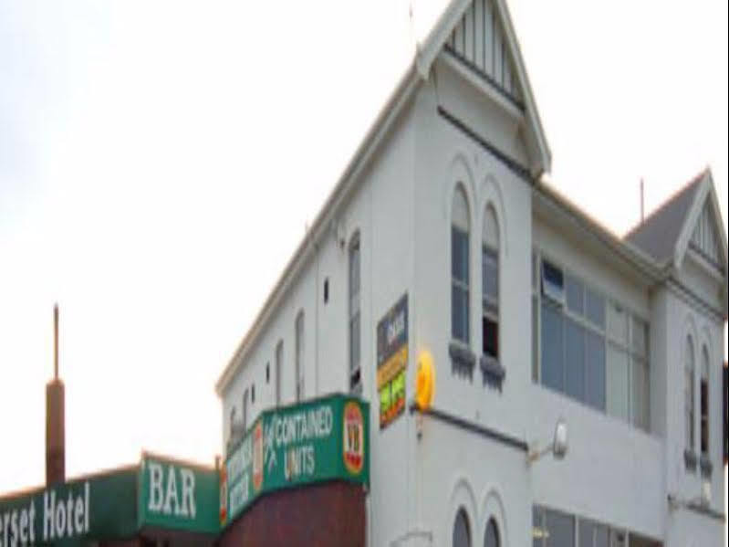 Somerset Hotel Bagian luar foto